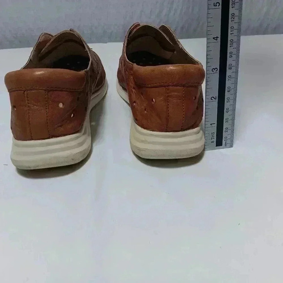 Sofft ladies leather slip  on Oxford. Size 9 - Picture 5 of 10